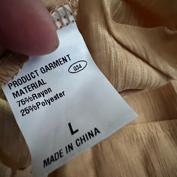 NWT 3 Piece Outfit With Long Sleeve Button Down Shirt, Halter Top and Shorts L - Picture 5 of 7